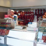 Gazdag ünnepi kínálattal várják a vásárlókat a Rákóczi utcai húsboltban is.