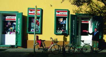 Az &uuml;zlet bej&aacute;rata.jpg