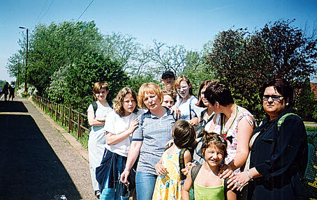 Cora fesztiválo​n szerepelt az Igazgyöngy dráma csoport, melynek vezetője: Füredi Zsuzsa (2003. 05. 07)