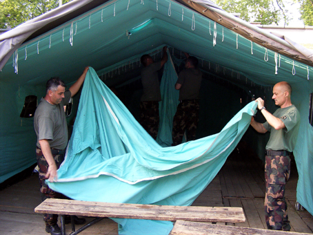 A tábor a katonák ellátását szolgálja. 