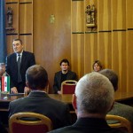 Dr. László Ferenc, a Választási bizottság elnökeként köszöntötte a megjelenteket.