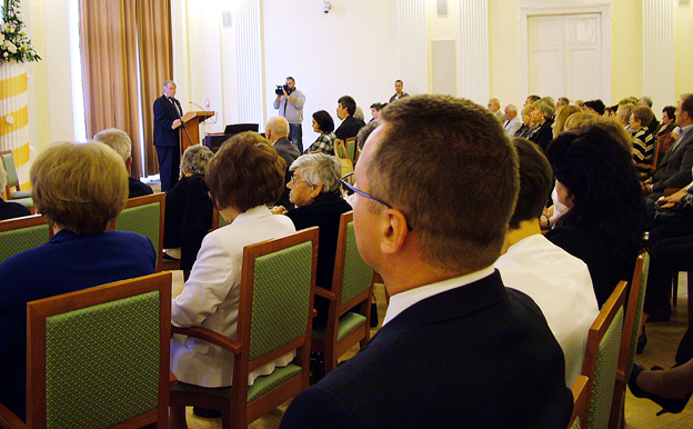 Szirbik Imre polgármester köszöntője.