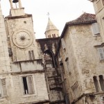 A régmúlt emlékei is rabulejtik az embert.