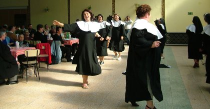 Az apácák nem is apácák.jpg