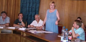 A_Mentőszolg&aacute;lat__a_Csal&aacute;dseg&iacute;tő_K&ouml;zpont__a_K&ouml;zter&uuml;let_Fel&uuml;gyelet_k&eacute;pviselői.jpg