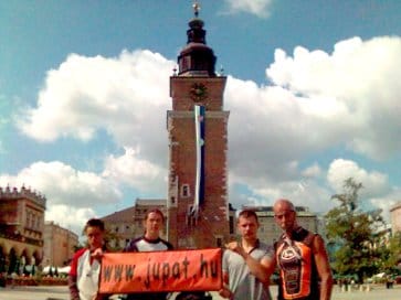 Krakk&oacute;_&oacute;v&aacute;ros&aacute;ban.jpg