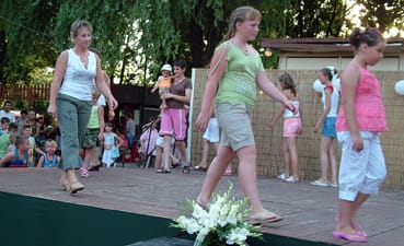 Divatbemutató_részlet.jpg Divatbemutató_részlet.jpg