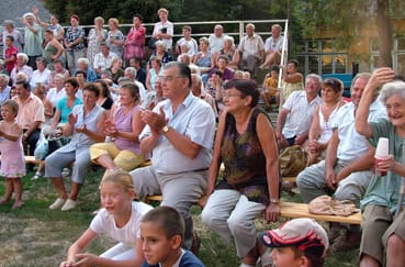 A_közönség.jpg A_közönség.jpg