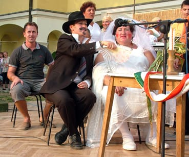 A_szertartás_előtt.jpg A_szertartás_előtt.jpg