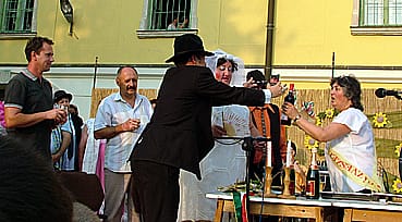 A_szertartás_végén.jpg A_szertartás_végén.jpg