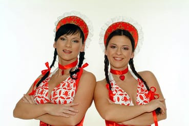 A_Pacsirták_testverpár_régi_közkedvelt_dalainkat_énekli_új_köntösben.jpg A_Pacsirták_testverpár_régi_közkedvelt_dalainkat_énekli_új_köntösben.jpg