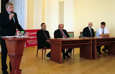 Beleon_Zsolt_elnök_és_a_szponzorok.jpg Beleon_Zsolt_elnök_és_a_szponzorok.jpg
