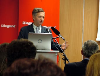 Károlyi_László_vezérigazgató_prezentációja.jpg Károlyi_László_vezérigazgató_prezentációja.jpg
