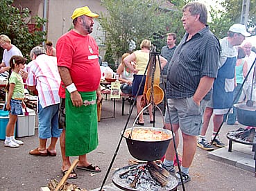 Garai_Imi_eszmecsere_közben.jpg Garai_Imi_eszmecsere_közben.jpg