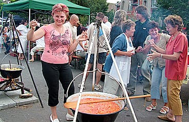 Törökné_Tünde_nagy_adagért_felelt.jpg Törökné_Tünde_nagy_adagért_felelt.jpg