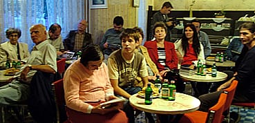 Petőfi_cukrászda_a_hajdani_szentesi_élet_sójáról_a_Petőfi_étterem_hagyomanyairól.jpg Petőfi_cukrászda_a_hajdani_szentesi_élet_sójáról_a_Petőfi_étterem_hagyomanyairól.jpg
