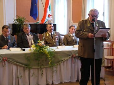 Eml&eacute;kz&aacute;szl&oacute;_&aacute;tad&aacute;s.jpg