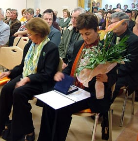 Dr-Sipos-Ferenc-kitüntetését-átvevő-Illyés-doktornő