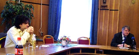 Sajtótájékoztató081212-1