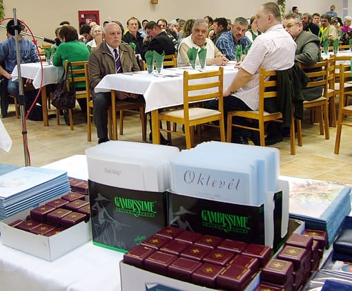 Az-elismerések