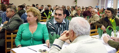 Sokszoros-véradók-a-megújult-központi-konyha-ebédlőjében