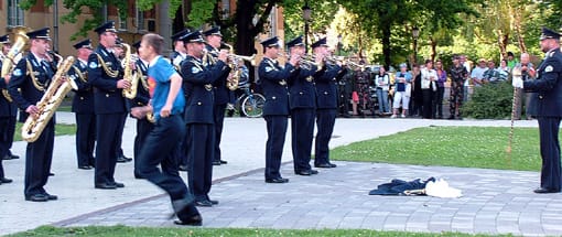 Trombitásból-Szupermen-szolnoki-ötlet