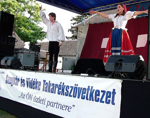 Lónak-vélt-menyasszony-bemutató-részlet