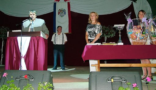 Megnyitó-és-díjátadások