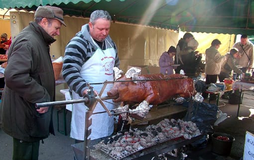 A Bács megyeiek malaca összefogásban sült