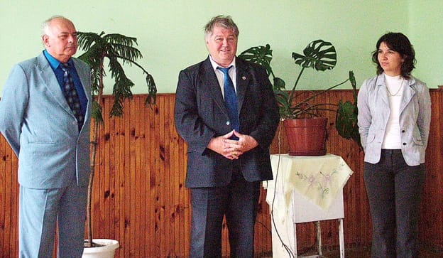 Sajtótájékoztatón a foglalkoztatóban