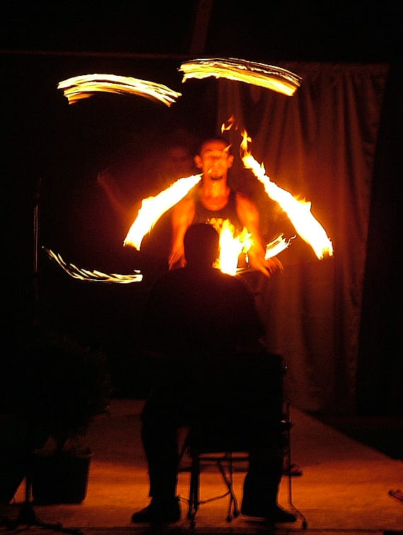 Spiral Flames of Szentes tűzzsonglőrök