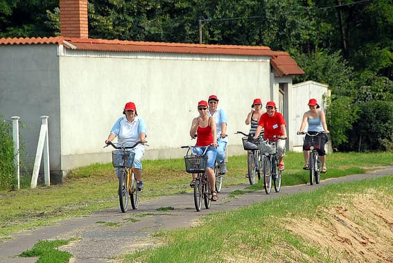 Családi bringázás (Fotó Vidovics Ferenc)