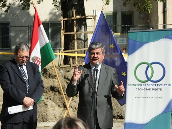 Farkas Sándor országgyűlési képviselő beszéde.jpg