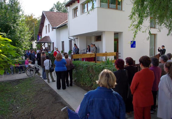 Az avatást megelőző pillanatok.