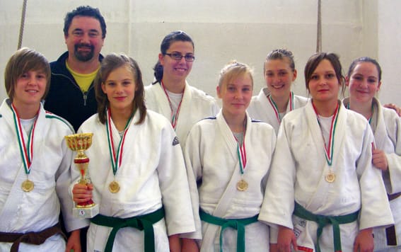 Gyulai Réka, Kalydy Zoltán edző, Balogh Kinga, Gila Nóra, Balázs Nikolett, Polyák Kriszta, Balogh Daniella, Kalydy Patrícia