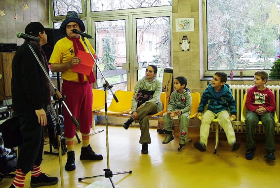 A poénok Ernő - pirosban - falánkságából és okosságából adódtak