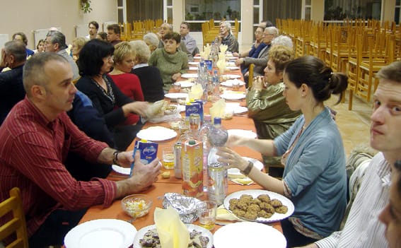 Az évzáró vacsora pillanata