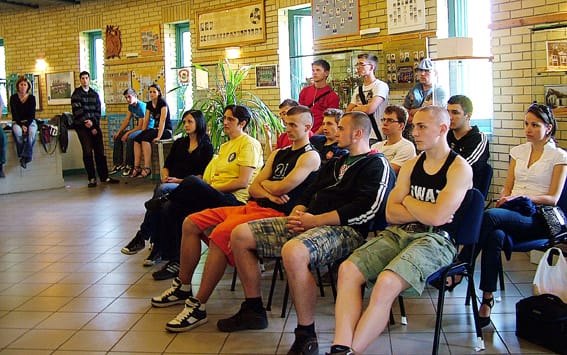 A résztvevő csapatok a sajtótájékoztatón