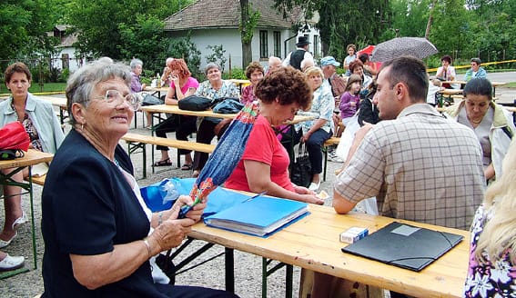 Már kezd az eső szemerkélni