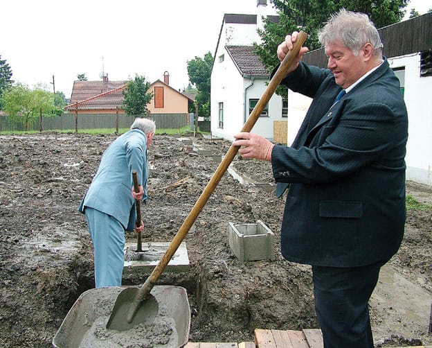 A Bölcsőde bővítés alapkövének letétele 2010. június 22.