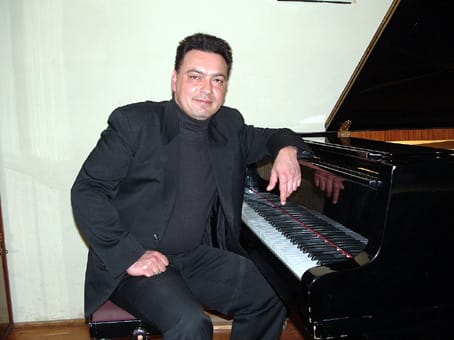 Lakatos Béla zongoraművész-tanár.