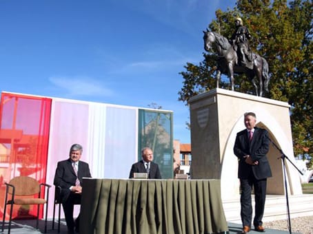 Ünnepi pillanatok. B. Nagy László beszél a járási rendszer előnyeiról.