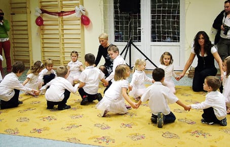 A Mákvirág csoport varázslatos téli verses játéka.