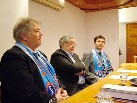 Szirbik Imre gondolatait tolmácsolja.