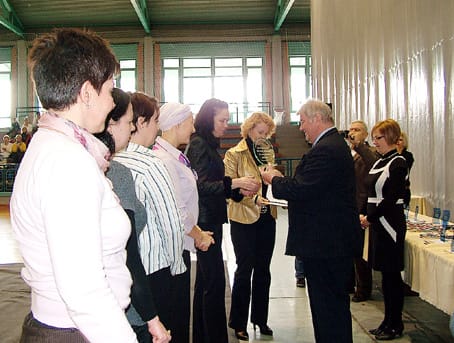A húsz évvel ezelőtti BEK győztes női vízilabda csapatra emlékeznek.