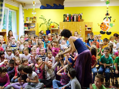 Az egérke is mindjárt jól lakik.