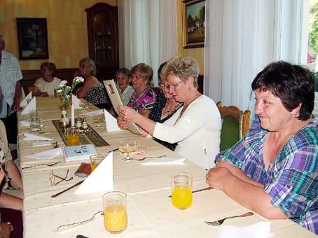Gyorsan előkerültek a családi fényképalbumok is.