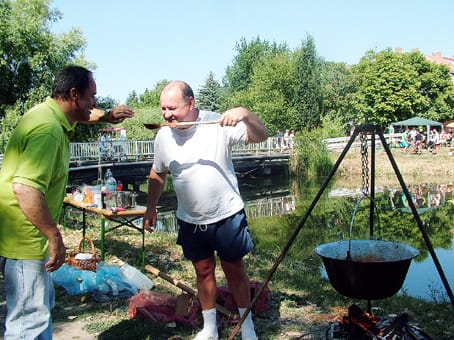 A kutya sem szagolhatja ki e pörköltjük titkát.