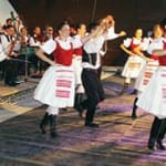 Illusztráció a Rajkó Művészegyüttes produkciójából.