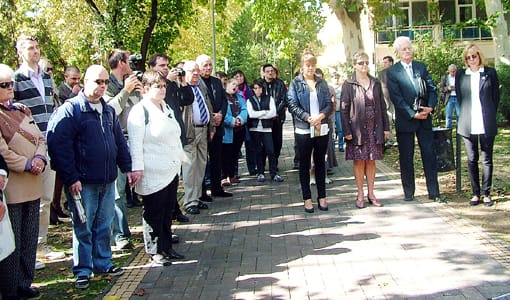 Gyengén látók, rotarysták az ünnepségen.